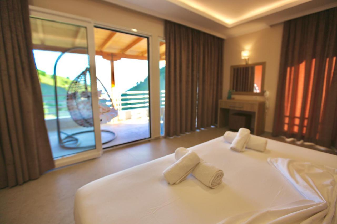 Hotel Karos Llaman