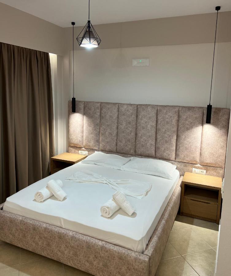 Karos Llaman Hotel