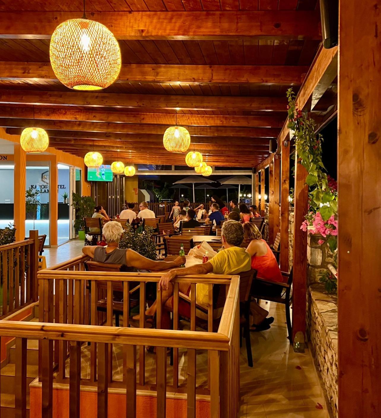 Hotel Karos Llaman