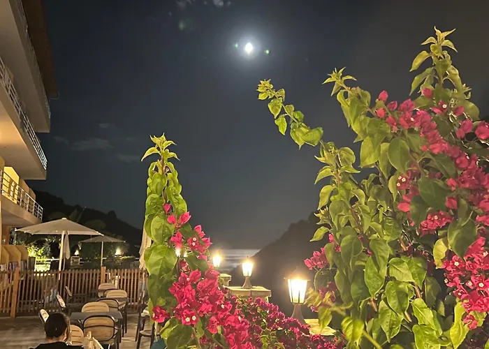 Karos Hotel Llaman