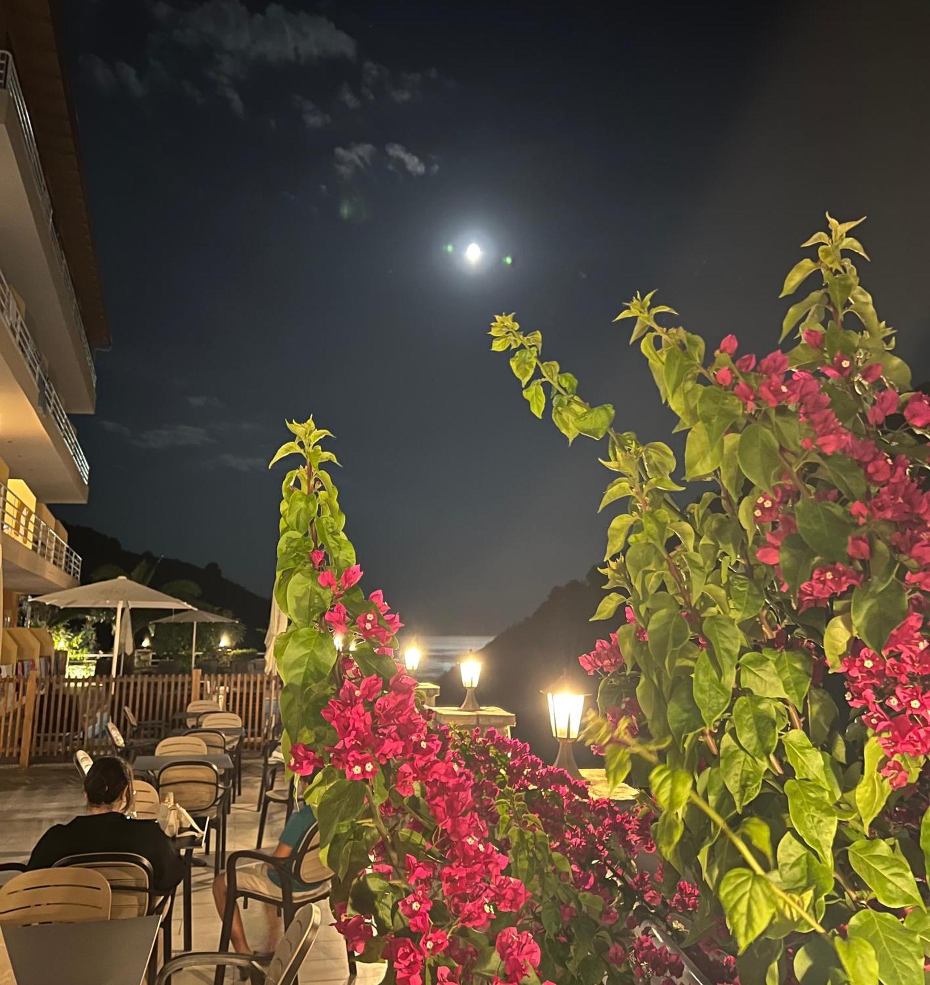 Karos Llaman Hotel